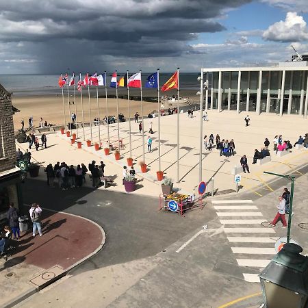 Vue mer à Arromanches Extérieur photo