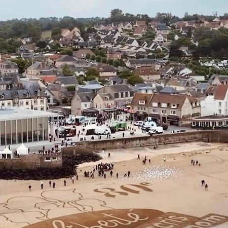 Vue mer à Arromanches Extérieur photo