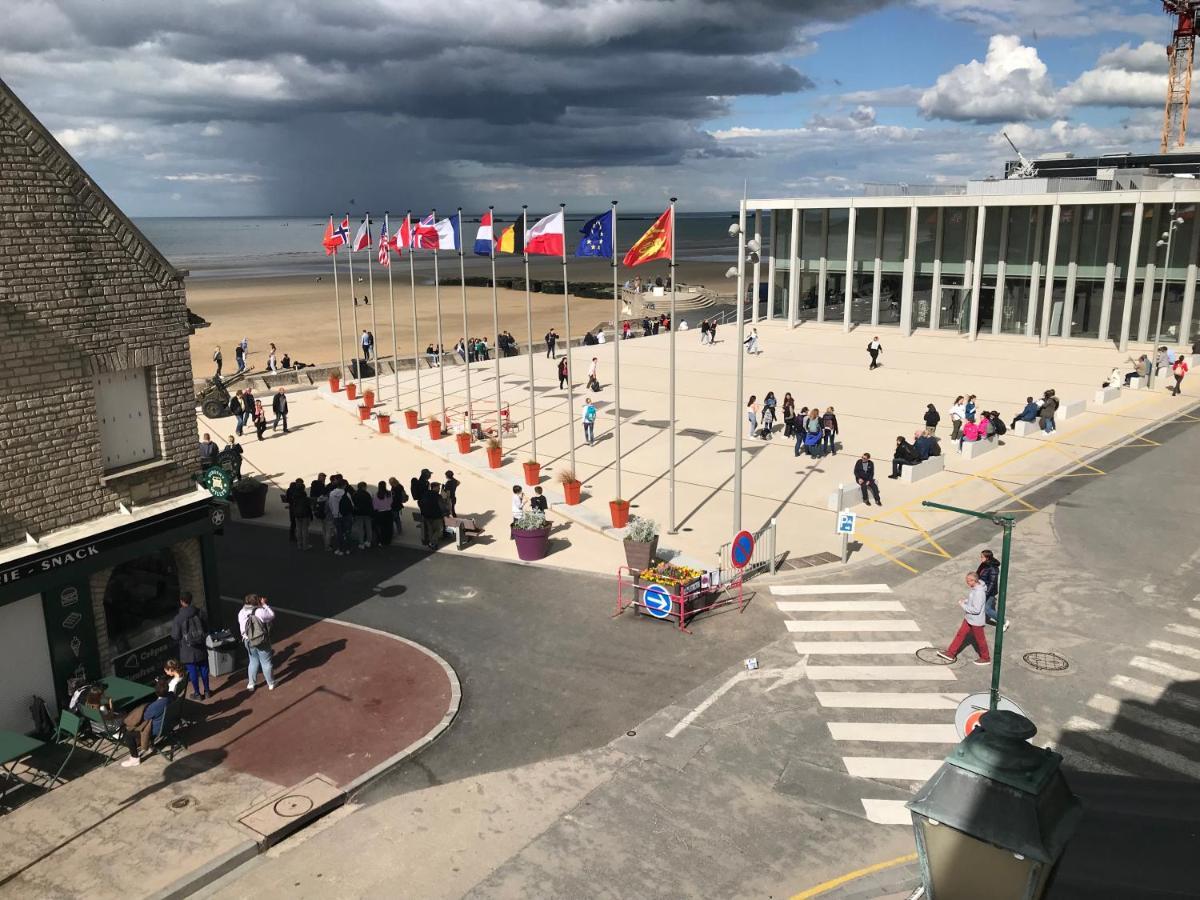 Vue mer à Arromanches Extérieur photo