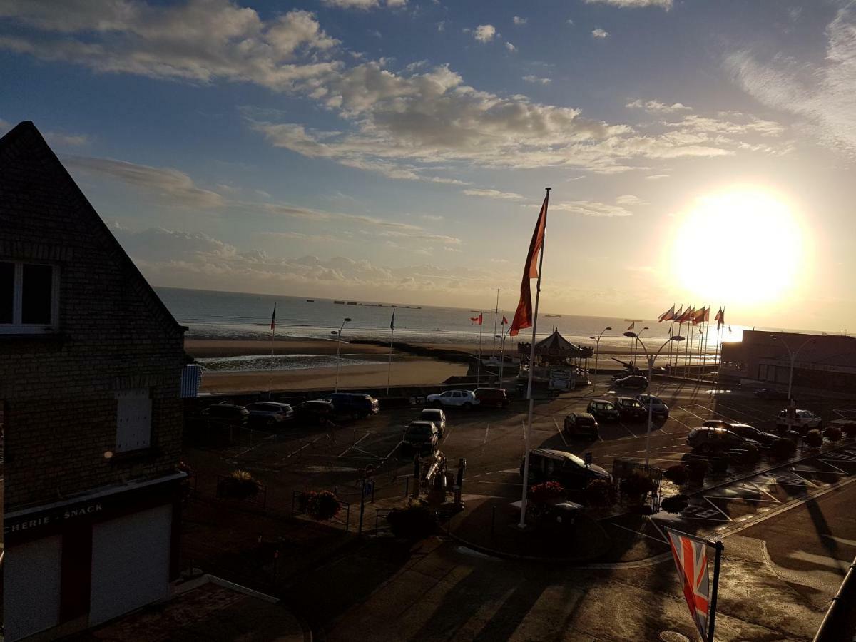 Vue mer à Arromanches Extérieur photo